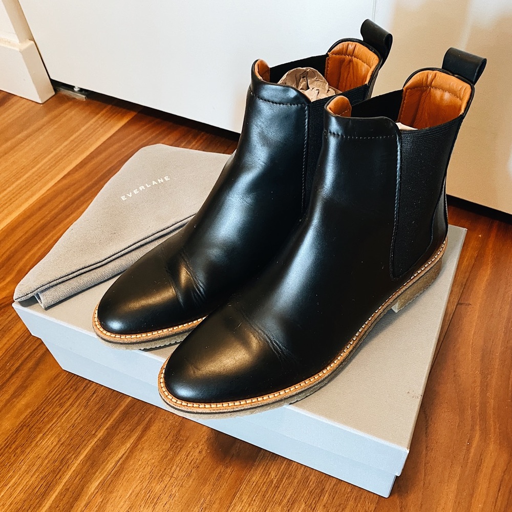 Everlane The Modern Chelsea ankle boots black